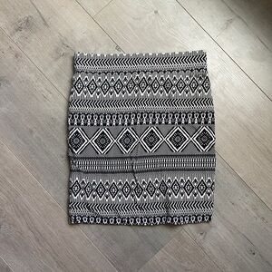 Lady Dutch High Society Patterned Women's Skirt Size Small